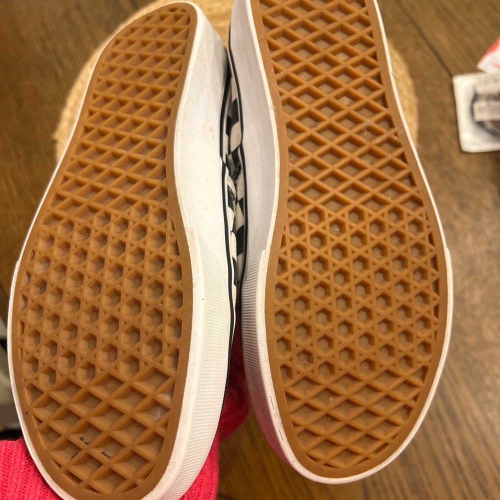 Women’s size 6.5 Vans sneakers